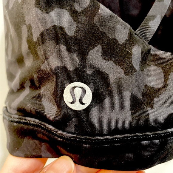 Lululemon’s Free to Be Serene bra. Black/gray Formation camo in coal. sz 12. - Picture 3 of 3